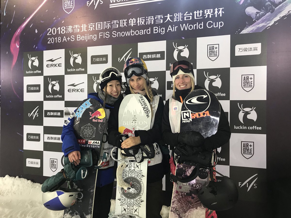 womens_podium